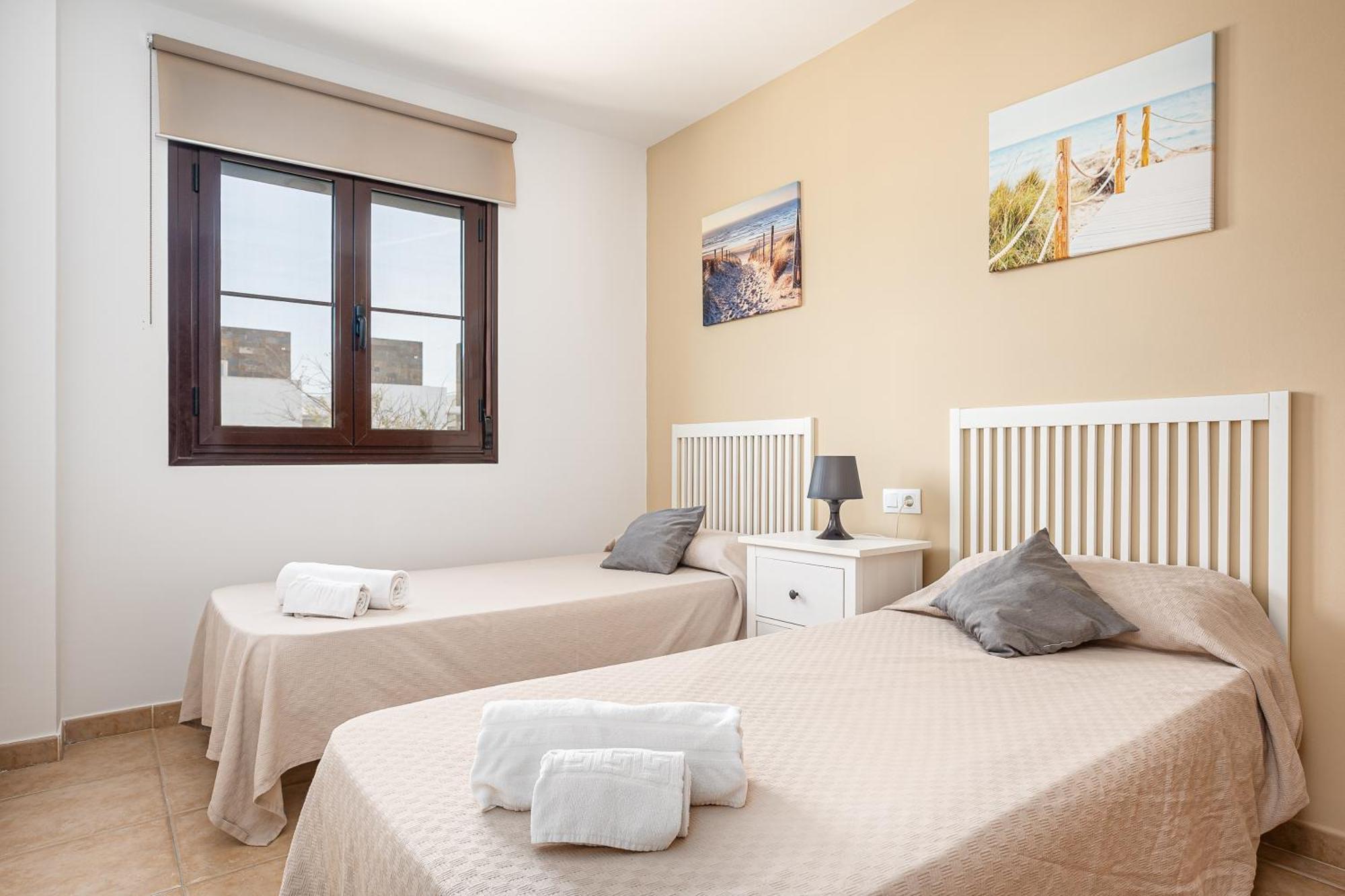 Apartamento Familiar Muy Soleado Cerca De La Playa Y Parking Incluido Chiclana de la Frontera Esterno foto